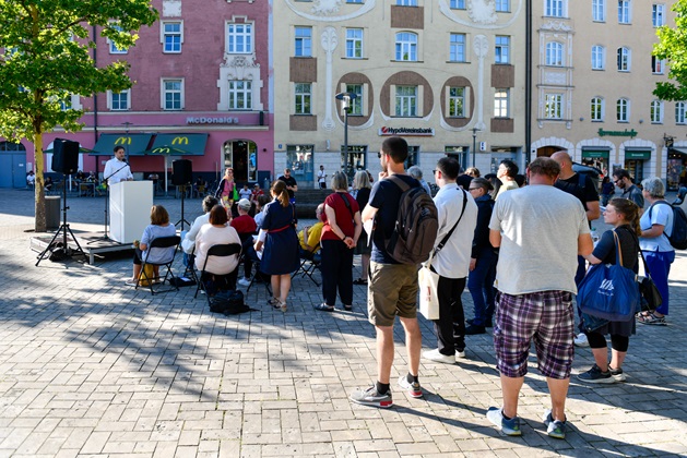 Gedenkveranstaltung für Familie Hecht