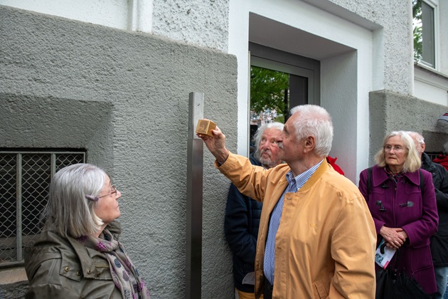 The installation of the Memorial Sign for Willi Gögel
