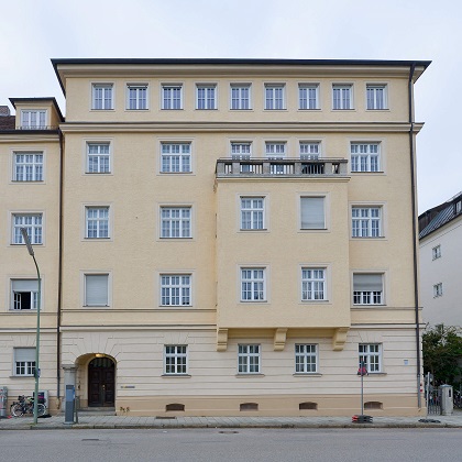 Das Haus von Dr. Felix Perutz in der Königinstraße 69