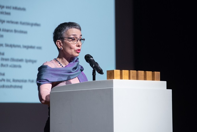 Judith Rosenthal, relative and initiator of the Memorial Signs