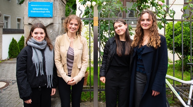 Students of the W-Seminar Remembrance Culture of the Städt. Käthe Kollwitz Gymnasium