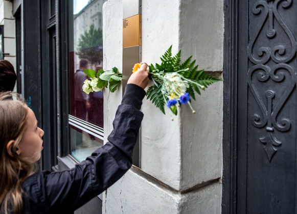 Erinnerungszeichen in der Dreimühlenstraße 28