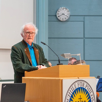 Benno Freiherr von Rechenberg, relative and initiator of the Memorial Sign reading the biography of Dr. Rebutz