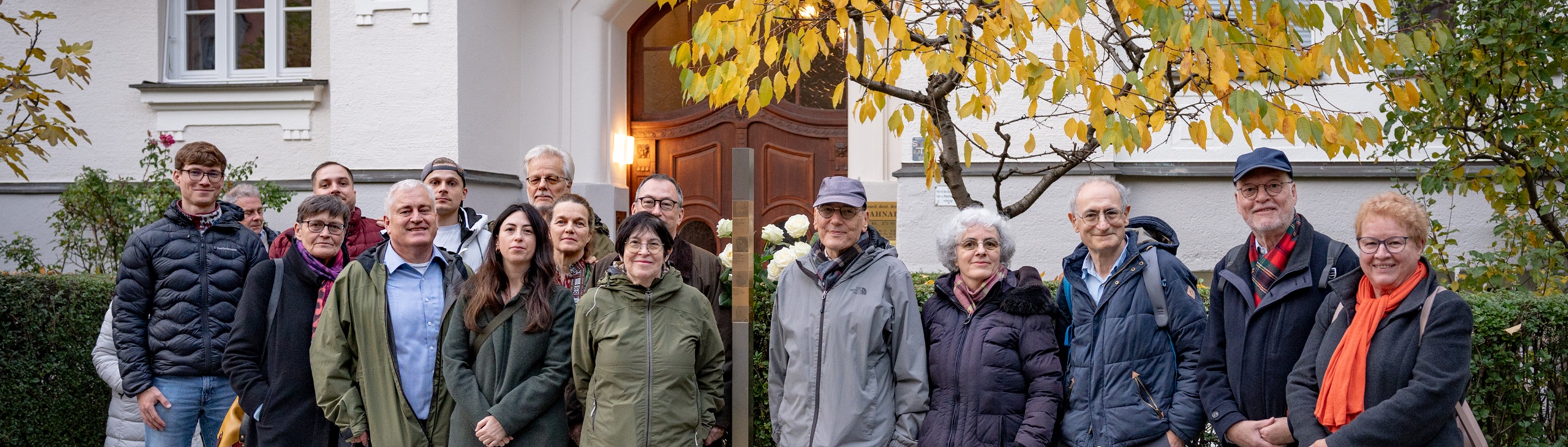 Group picture with the Memorial Signs at Elisabethstraße