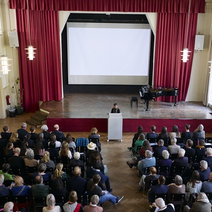 Gedenkveranstaltung für Familie Helbing