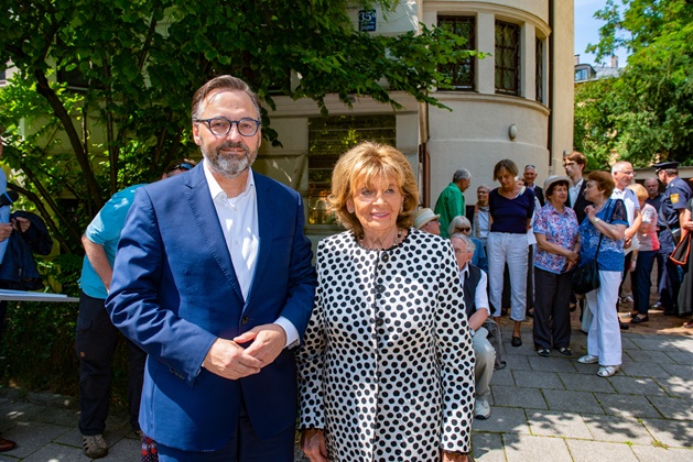 Anton Biebl, Kulturreferent der Landeshauptadt München, und Dr. h.c. mult. Charlotte Knobloch, Präsidentin der Israelitischen Kultusgemeinde München und Oberbayern