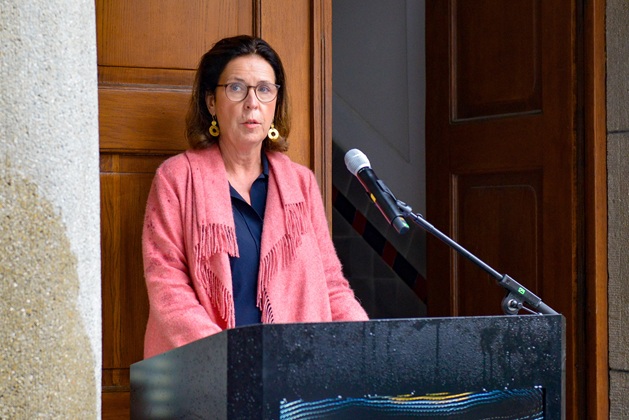 Andrea Jüngling, für die Eigentümerinnen und Eigentümer des Hauses in der Tengstraße 26