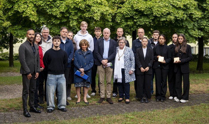 Group picture with trainees of Münchner Wohnen