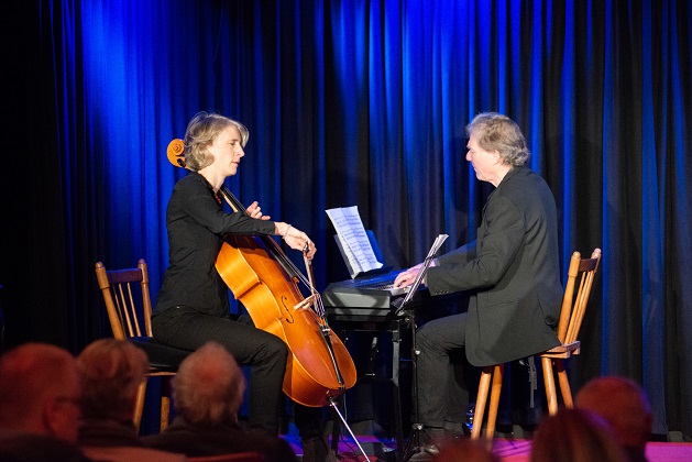 Eva Tyrell, cello, and Johannes Trägner-Born at the piano