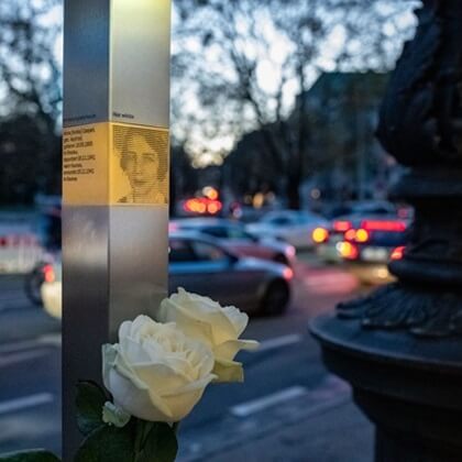 The Memorial Sign for Anna Caspari