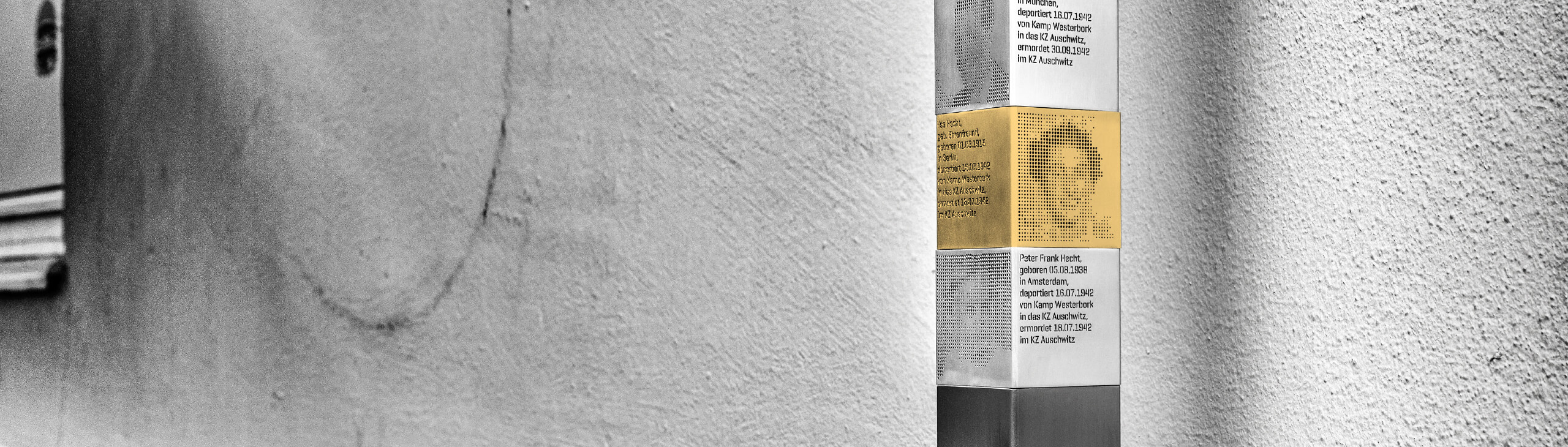 Stele mit Erinnerungszeichen für Ilse Hecht