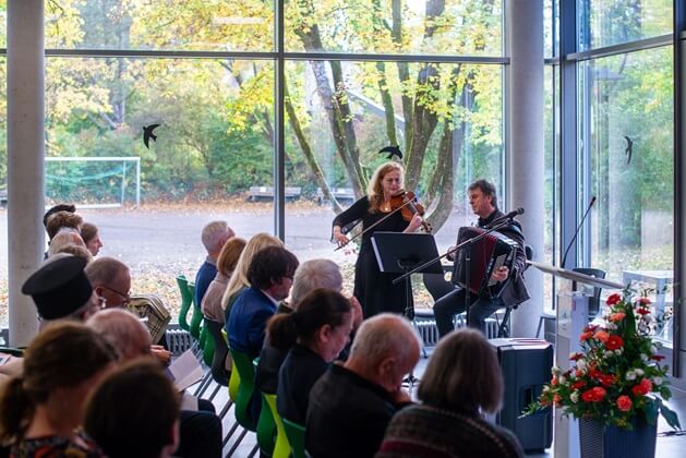 Esther Schöpf, Violine, und Norbert Groh, Akkordeon