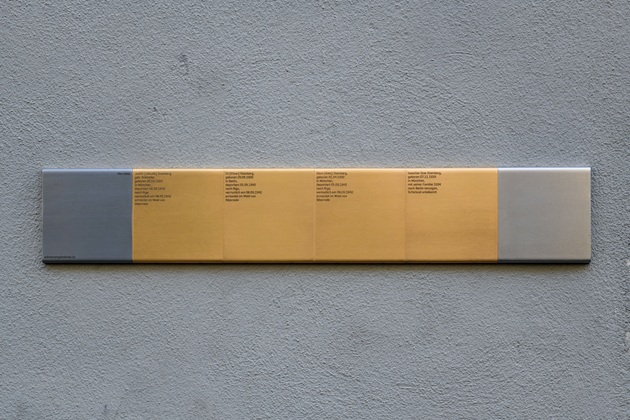 Memorial Signs for the Steinberg family