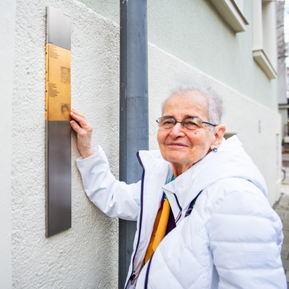 Anna Maria Abernathy, relative of the Hirschberg/Marx family