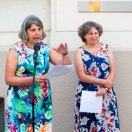 Andrea und Daniela Seelenfreund, Angehörige