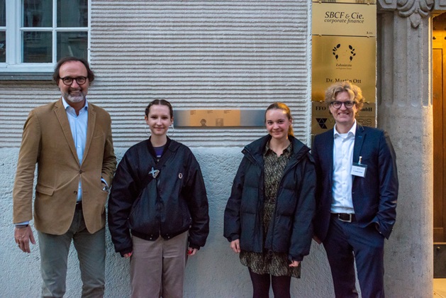 Jan Fischer and Dr Matthias Georgi with students from the Oskar-von-Miller-Gymnasium