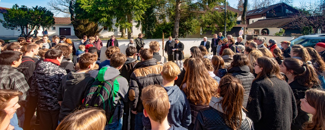 Übergabe der Erinnerungszeichen für Sofie, Josef, Paula, Renate, Josef Maria, Gisela und Donatus Schneck