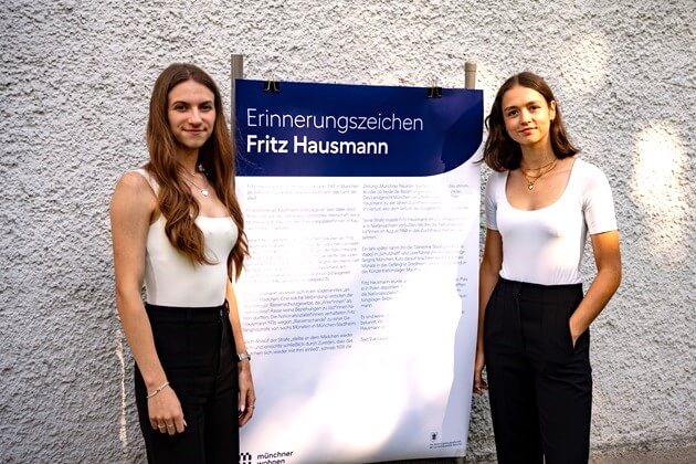 Eva Lippacher and Eva Renner, trainees at Münchner Wohnen,