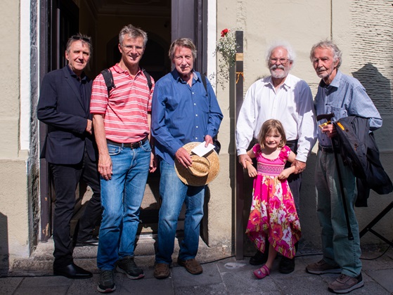 Thomas Rock, Albert Knoll von der KZ-Gedenkstätte Dachau, Friedbert Mühldorfer, Initiator des Erinnerungszeichens und Werner Schäfer