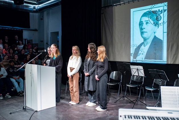 Pupils of the Heinrich-Heine-Gymnasium