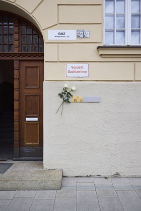 Erinnerungszeichen in der Winzererstraße 68