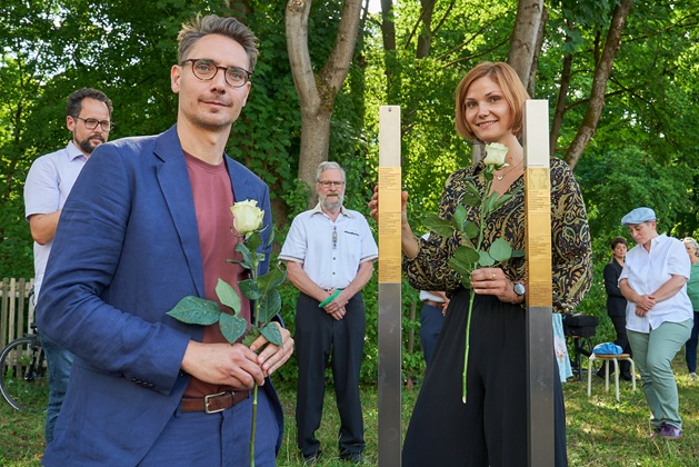 Dr. Paul-Moritz Rabe und ein Mitglied der Siedlervereinigung
