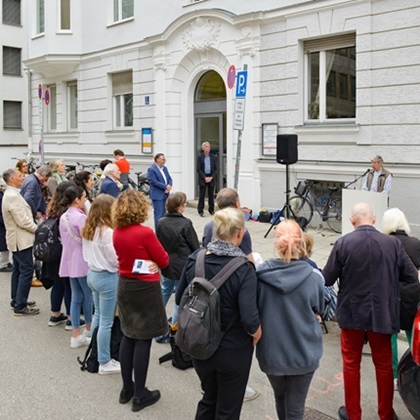 Commeoration at Ohmstraße 1