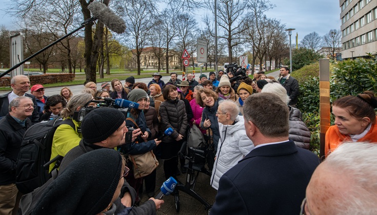 Anna Maria Abernathy speaks for the relatives of the Hirschberg/Marx family