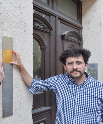 Relative with the Memorial Sign for Mina Blumenberg