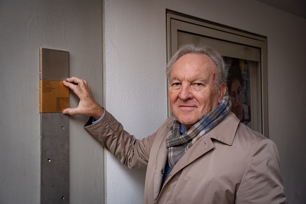 Rodolfo Oster installs the Memorial Signs for his relatives