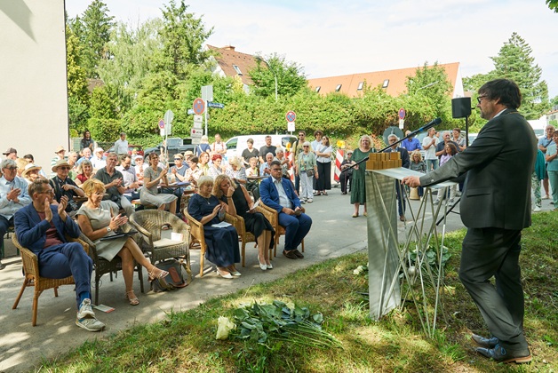 Gedenkveranstaltung für die Zwangsarbeiterinnen und Zwangsarbeiter in Neuaubing