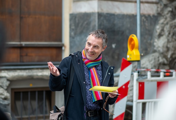 Gerd Modert led the city tour about the beginnings of Nazi terror in Munich